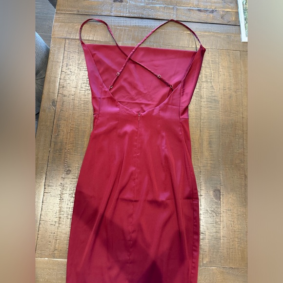 Oh Polly Satin Dress - Picture 4 of 5